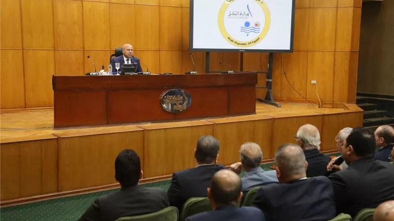 مصر تقترب من الاكتفاء الذاتي.. وزير الصناعة يكشف تقدم توطين صناعة السيارات 