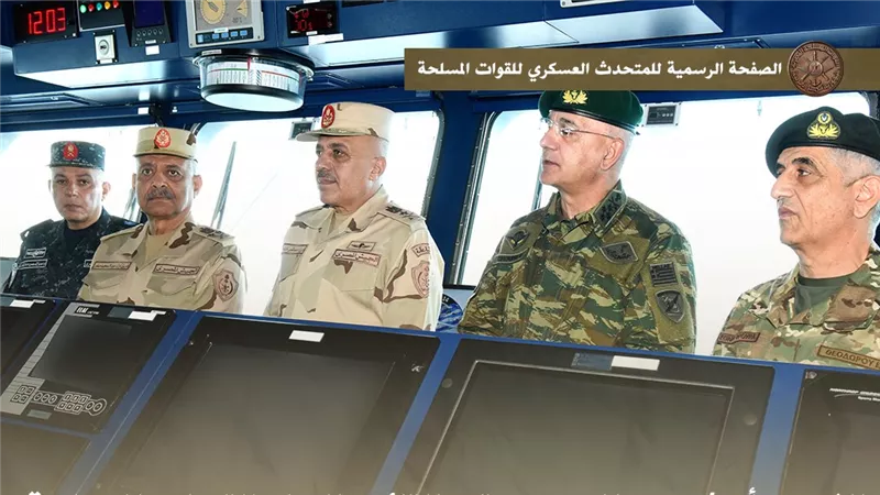 وزير الدفاع يشهد تنفيذ المرحلة الرئيسية للتدريب المشترك 