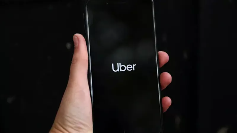بالتعاون مع أوبر.. روبوتاكسي بلا سائق يدخل العالم العربي لأول مرة
