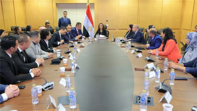وزيرة التضامن الاجتماعي تلتقي فريق عمل صندوق دعم مشروعات الجمعيات الأهلية
