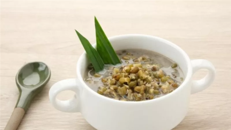 طريقة تحضير شوربة الفريكة الأصيلة .. دفء المطبخ العربي في طبق واحد