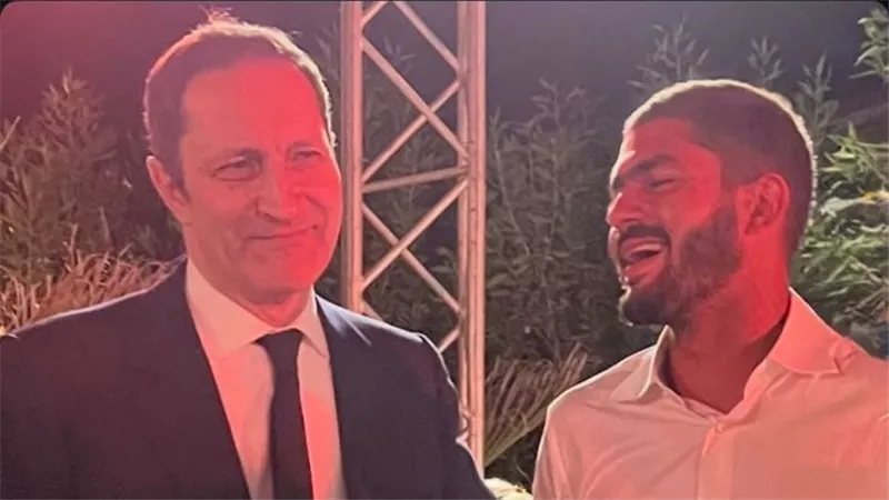 عمر علاء مبارك يحتفل بذكرى ميلاد والده على طريقته الخاصة 