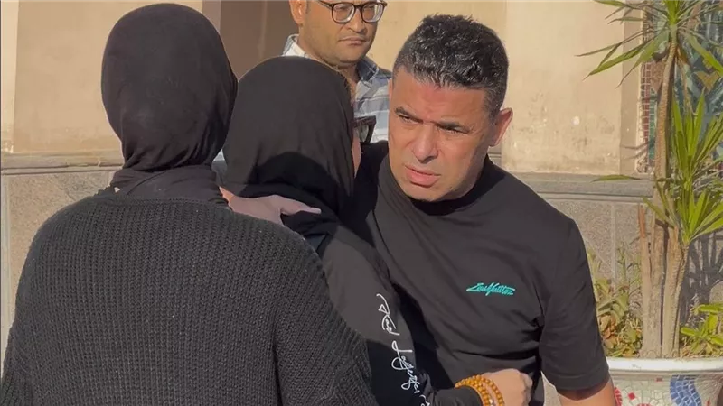 وسط أجواء من الحزن.. تشييع جنازة والد زوجة خالد الغندور بمسجد الشرطة