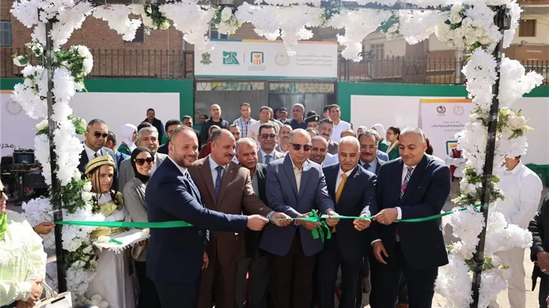 البنك الأهلي يفتتح مدرسة السلام الإعدادية بالمنيا بالتعاون مع مؤسسة مصر الخير