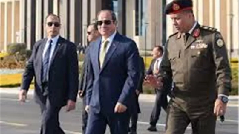 السيسي يشهد اختبارات كشف الهيئة بالأكاديمية العسكرية
