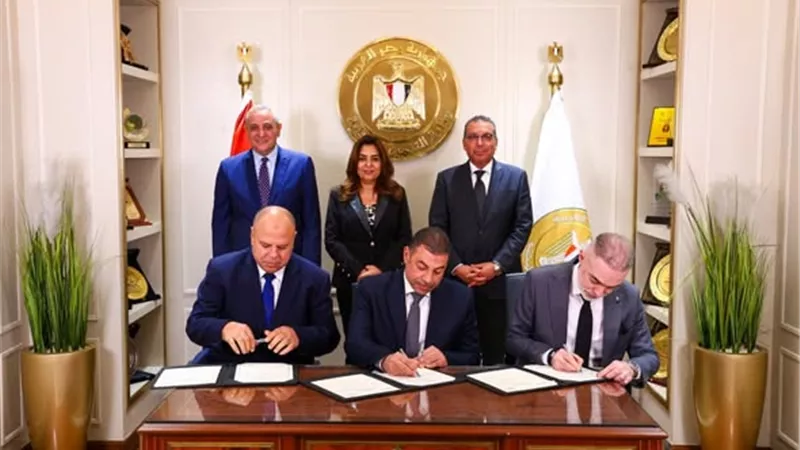 توقيع عقد تشغيل وإدارة مرفقي نقل طنطا والمحلة لمدة 15 عامًا بالشراكة 
