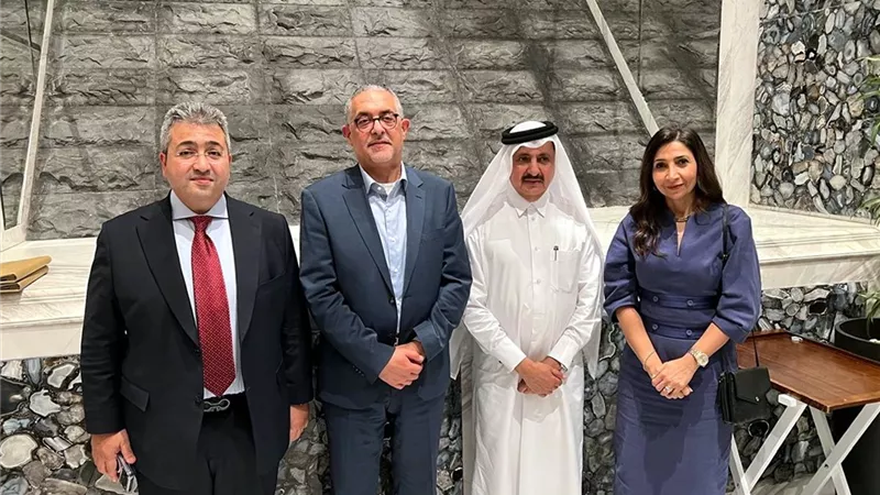 هيئة الاستثمار وغرفة تجارة وصناعة قطر يبحثان ضخ استثمارات جديدة بالسوق  