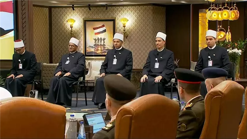 حفظك الله.. شيخ أوقاف يدعو للرئيس السيسي خلال كشف الهيئة بالأكاديمية العسكرية