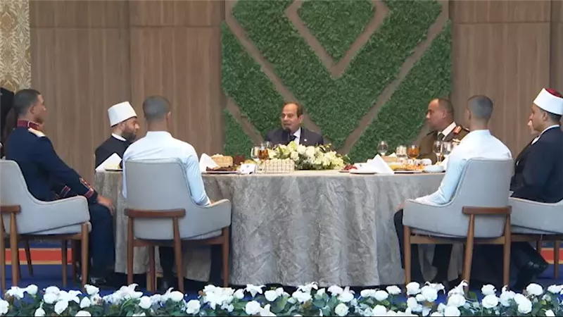 السيسي يطمئن المصريين: تماسكنا هو توفيق وفضل من الله تعالى 