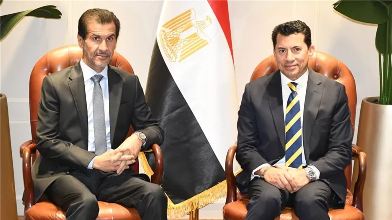 وزير الشباب والرياضة يستقبل سفير دولة قطر لبحث التعاون المشترك