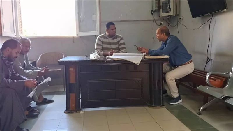 جولة ميدانية لرئيس مركز نقادة بقنا تكشف غياب 22 طبيًا بالمستشفى المركزي
