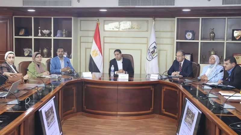 مشاركة فعالة لإعلام بنى سويف بمتابعة تنفيذ مشروع الهوية البصرية