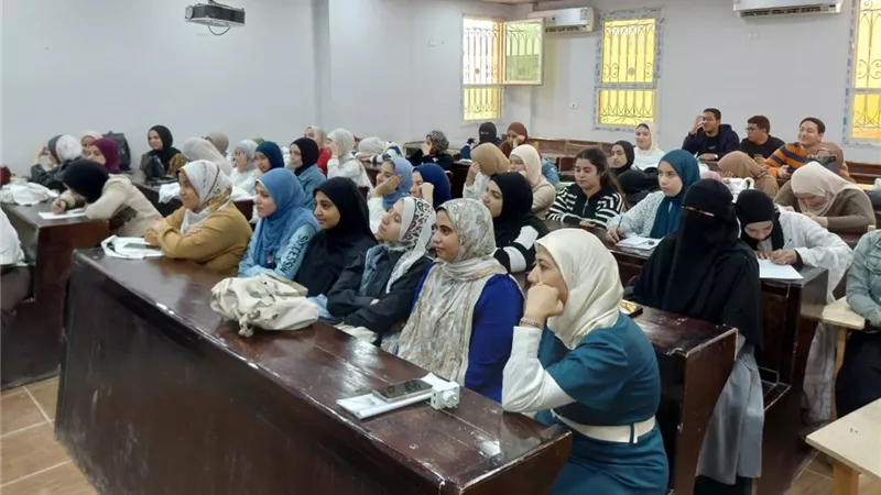 الموافقة على تنظيم زيارة لطلاب زراعة بنى سويف لمصنع كفر الزيات للمبيدات 