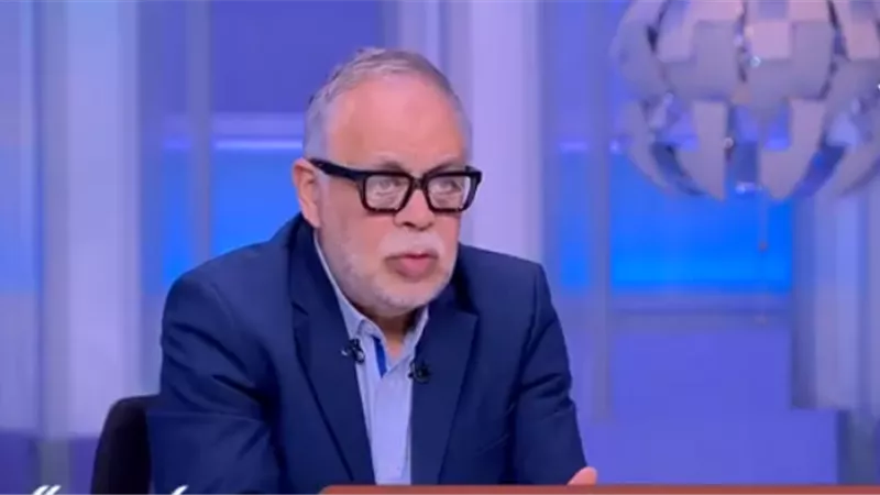 أشرف زكي: 