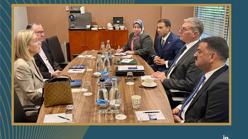 وزير البترول يبحث مع المدير التنفيذي لمنظمة Austmine الأسترالية فرص التعاون 