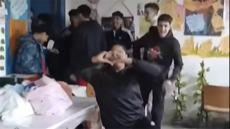 شهود عيان يكشفون تفاصيل صادمة حول فيديو معلمة الإسكندرية 