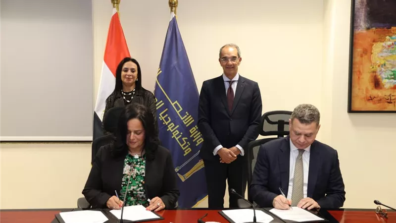 وزير الاتصالات: توفير التدريب لذوي الاضطرابات العصبية بتخصصات تكنولوجية