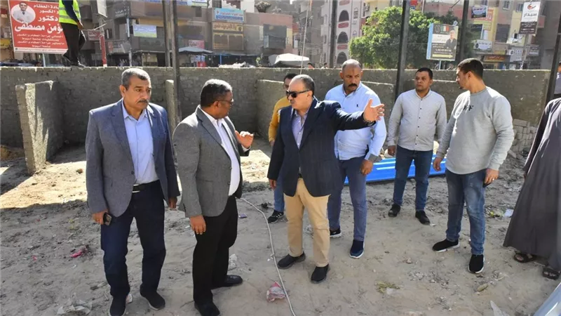 محافظ أسيوط يتفقد التشطيبات النهائية لسوق أبنوب الحضري والمبنى الإداري