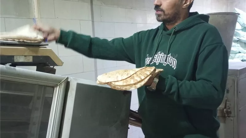 قبل بيعها بالسوق السوداء..  ضبط 10 شاكير دقيق وتحرير 30 مخالفة أخرى بالبحيرة