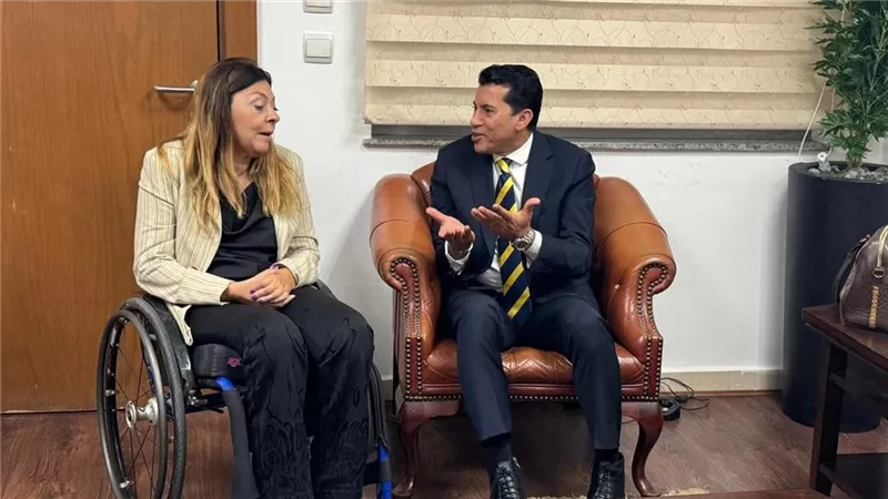 اجتماع المشرف العام على القومي للأشخاص ذوي الإعاقة مع وزير الشباب والرياضة
