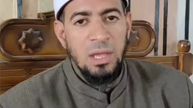 إمام وخطيب بأوقاف مطروح : احترام الكبير قيمة إسلامية تحافظ على تماسك المجتمع