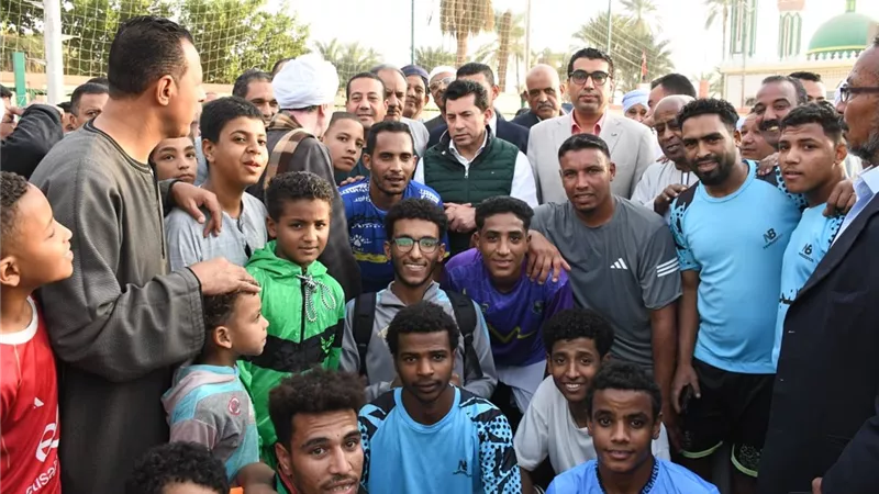 وزير الشباب والرياضة يتفقد المرحلة الاولى من تطوير مركز شباب الاتحاد