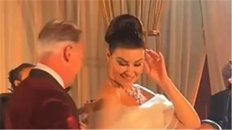 على أنغام أحدث أغاني رامي صبري.. أروى جودة ترقص مع زوجها 