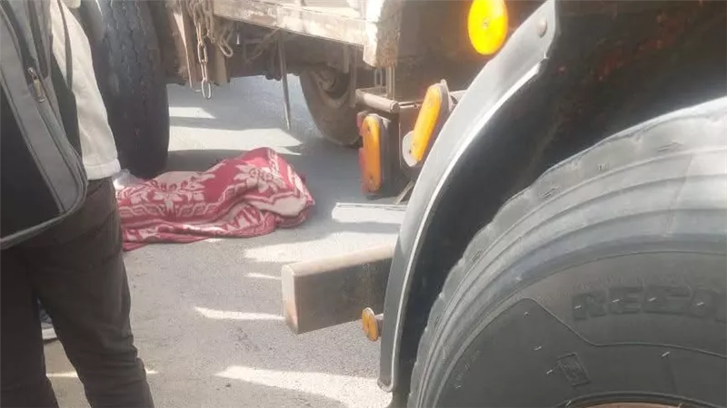 مصرع شاب دهسًا تحت عجلات نقل ثقيل على طريق كفر داود في السادات بالمنوفية