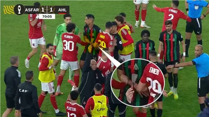 الكاف يُحيل أحداث لقاء الأهلي والجيش الملكي لمجلس التأديب بعد شغب مدرجات خطير