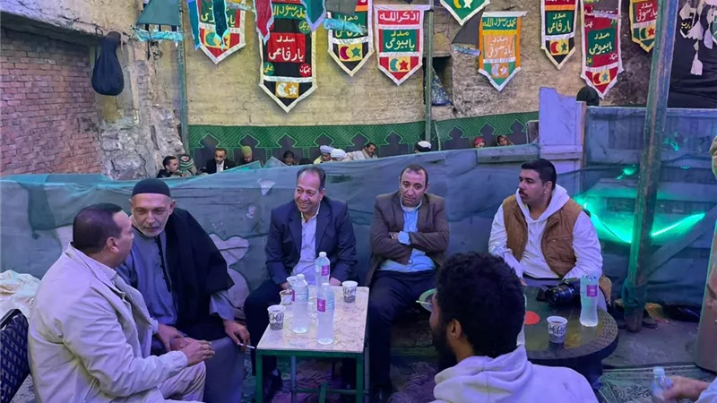 على مائدة حب السيدة نفيسة.. لقاء روحاني يجمع مشايخ الطرق الصوفية بالقاهرة