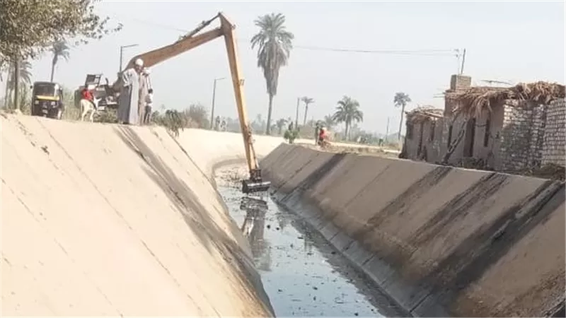 محافظ أسيوط يوجه بتكثيف حملات تطهير الترع لضمان وصول المياه وخدمة المزارعين