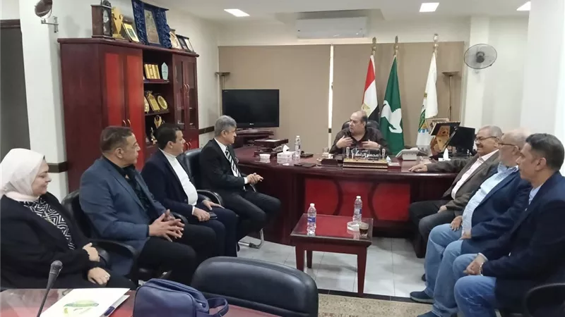 وفد الغرفة التجارية بدمياط يزور الشرقية ويشارك في افتتاح معرض أوكازيون 