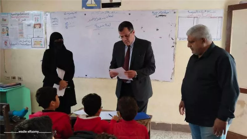 مدير تعليم دمياط يتابع انتظام الدراسة وامتحانات نوفمبر في السرو وكفر البطيخ