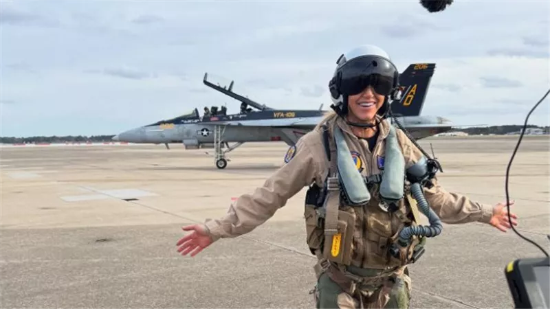 لارا ترامب تثير غضب الأمريكيين بعد نشرها صور وهي تقود مقاتلة  F-18 