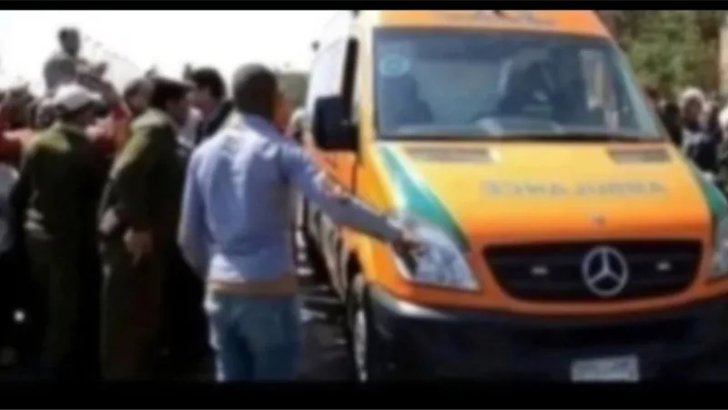 طريق الموت.. مصرع شخص وإصابة 12 في انقلاب سيارة بطريق محور الضبعة