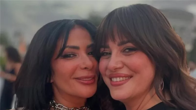 ريهام عبدالغفور تدعم منى زكي قبل عرض الست : موهبتها ما يختلفش عليها إتنين