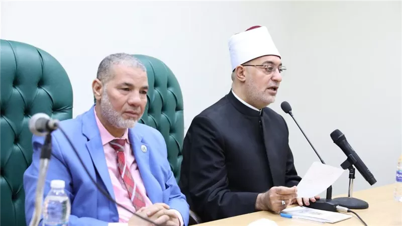 المفتي: «تيك توك» وغرف الدردشة تسهم في انتشار الانفلات وعدم احترام العرض 