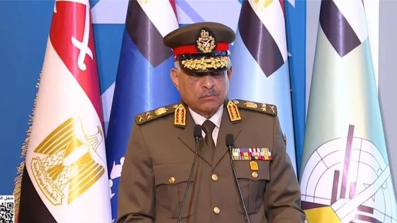 وزير الدفاع: القوات المسلحة المصرية كانت ومازالت قوة حكيمة تحمي ولا تهدد 