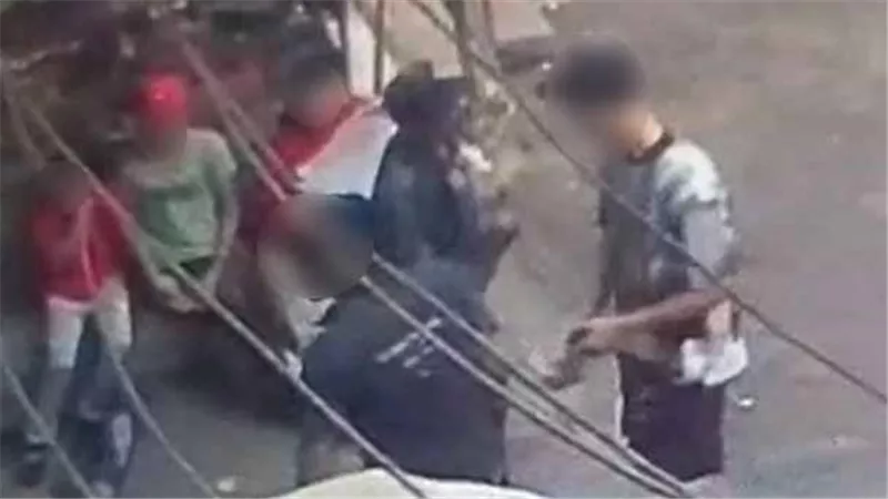 الفيديوهات فضحتهم.. الأمن يضبط 5 متهمين بحوزتهم آيس وهيروين في الجيزة