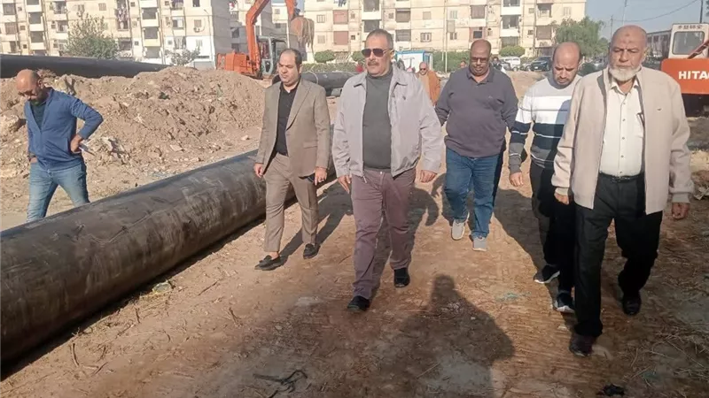رئيس مياه القناة يتابع اعمال الإحلال والتجديد لمحطة صرف صحى المستقبل