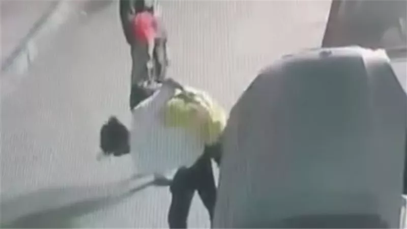 غدر الصحاب.. ضبط المتهم بمحاولة قتل صديقه خنقا بعد انتشار فيديو الواقعة بطنطا