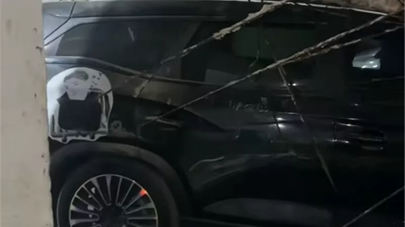 تحطم سيارات داخل جراج منهار بعقار تقطنه شيماء سعيد في الهرم