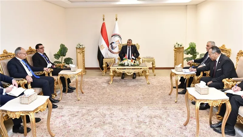 وزير الدولة للإنتاج الحربي يستقبل رئيس هيئة مديري المركز الأردني للتصميم