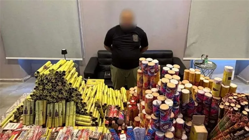 ضبط مالك محل بحوزته 500 ألف قطعة ألعاب نارية في الإسكندرية