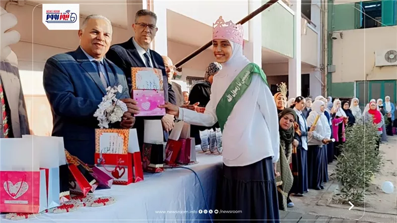 «قبيصي» يكرم 16 طالبة من حفظة القرآن الكريم والمتميزات بمدرسة الفيوم الثانوية