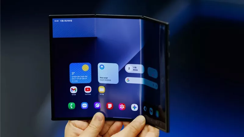 سامسونج تطلق أول هاتف ثلاثي الطيات Galaxy Z TriFold بسعر 2440 دولارًا