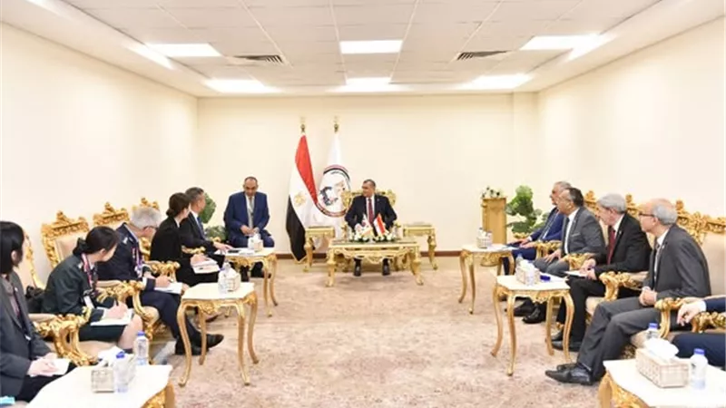 وزير الإنتاج الحربي يلتقي نائب وزير DAPA لشئون برنامج القدرات الكوري الجنوبي