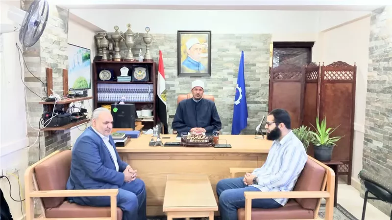 انعقاد لجنة مناظرة الطلاب المتقدمين للالتحاق بنظام الدمج بمعاهد السويس الأزهري