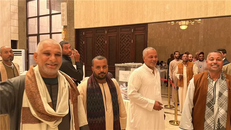 إقبال الجالية المصرية بالرياض لإعادة التصويت على دوائر المرحلة الأولى الملغاة