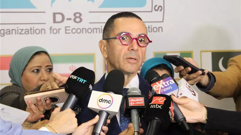 150 مليار دولار.. أهداف مصرية لرفع التجارة البينية بدول D-8 إلى 500 مليار جنيه